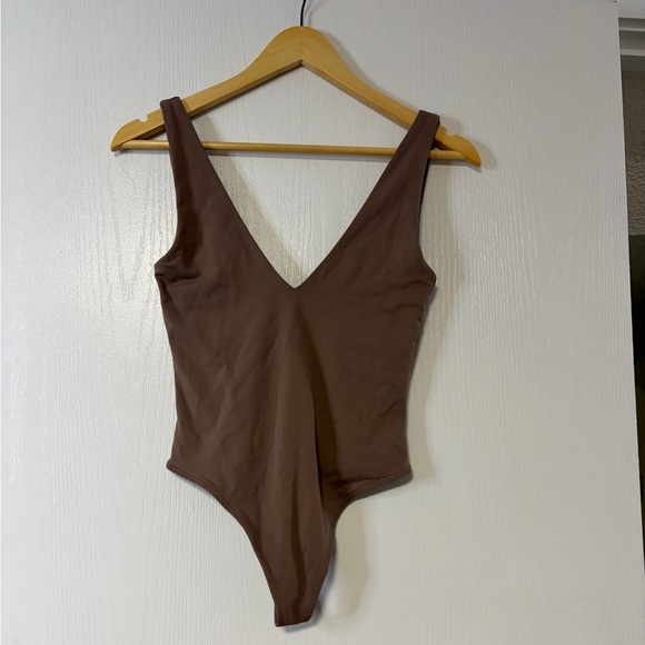 Babaton V neck Body Suit - Picture 1 of 3